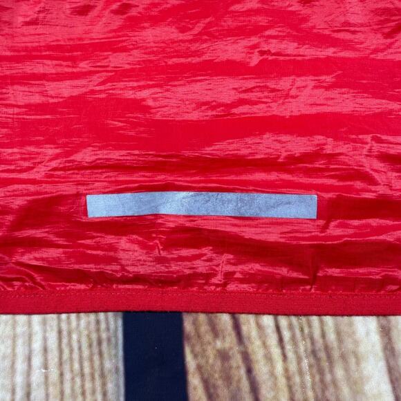 Nike Running Vest Men Small Red Performance Polyfill Light Insulated Reflective - Picture 9 of 10
